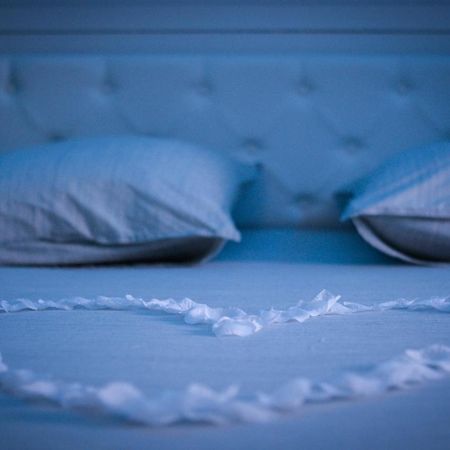 Nuit Vip Spa Sauna Privatif Le Rove Zewnętrze zdjęcie