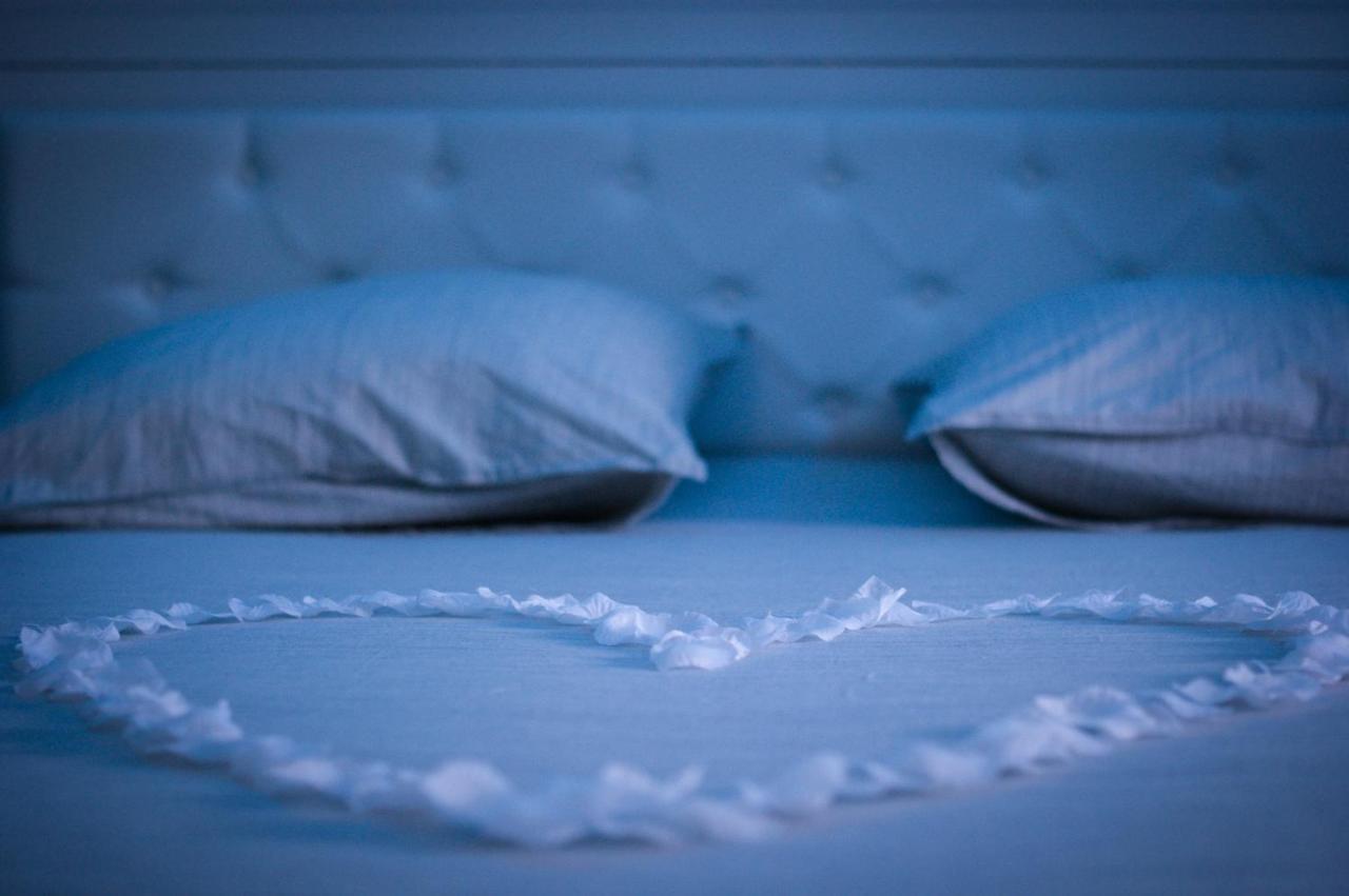 Nuit Vip Spa Sauna Privatif Le Rove Zewnętrze zdjęcie