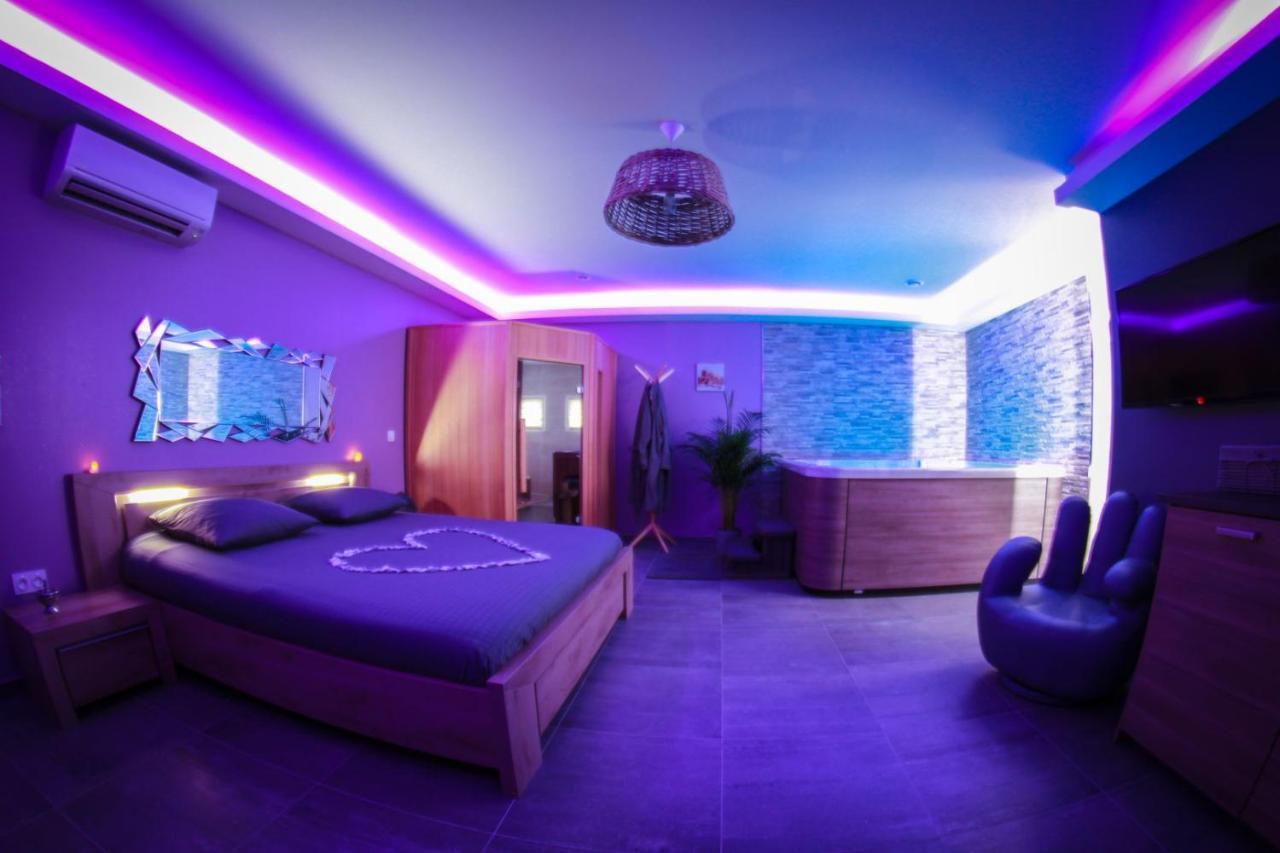 Nuit Vip Spa Sauna Privatif Le Rove Zewnętrze zdjęcie